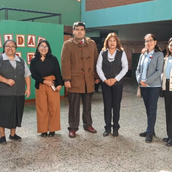 INCUBAUNE brinda apoyo a Feria de Emprendimiento 2024 del Colegio María Auxiliadora de Chosica