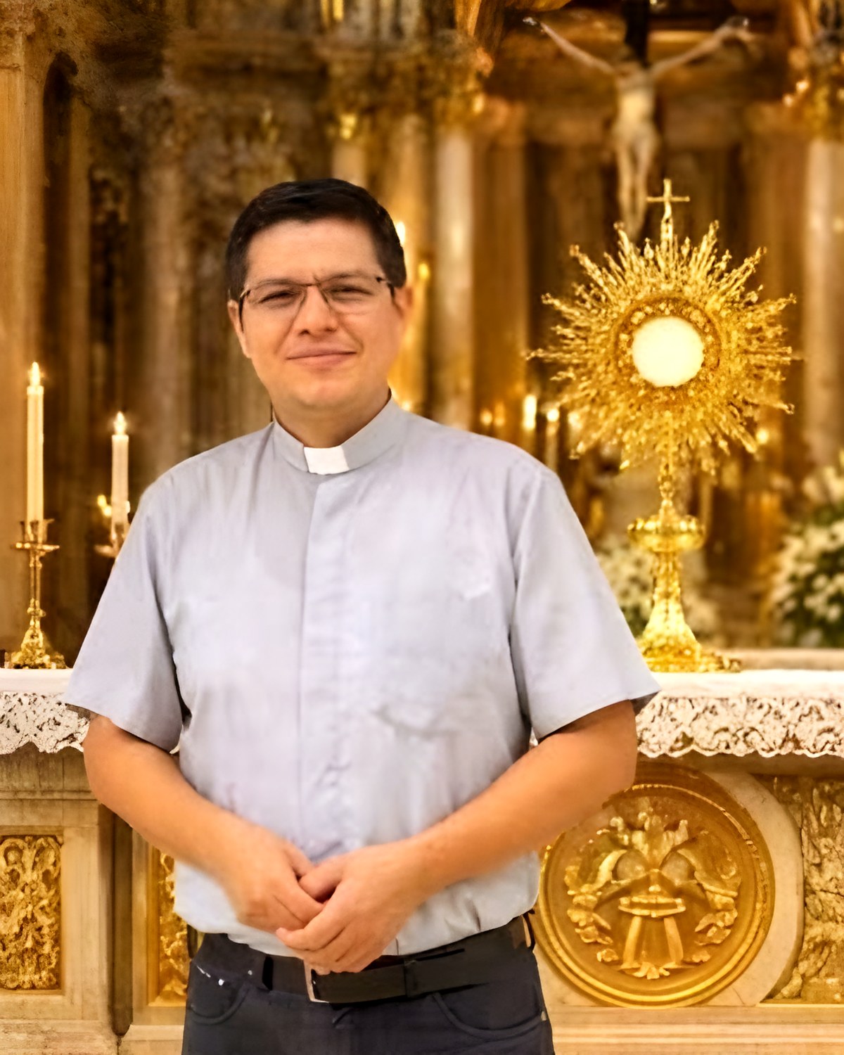 R. P. William Humberto Mezones Shelton, Capellán de la UNE
